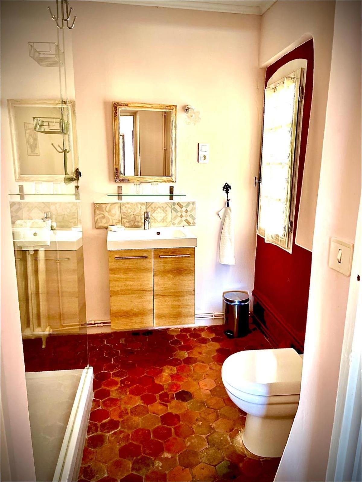 Guest house La Sarrasine *